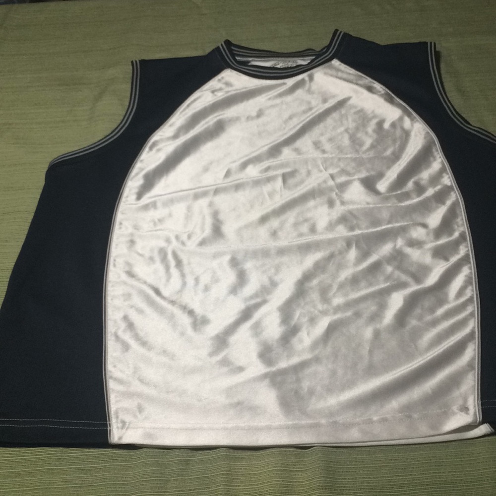 TEK GEAR BEAUTIFUL TOP TANK EXCELLENT CONDITION